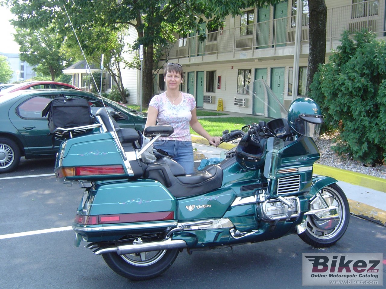 Big  gl 1500 gold wing aspencade picture and wallpaper from Bikez.com